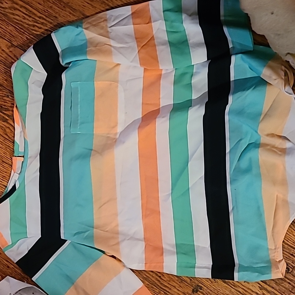Vanheusen beachy top ladies small